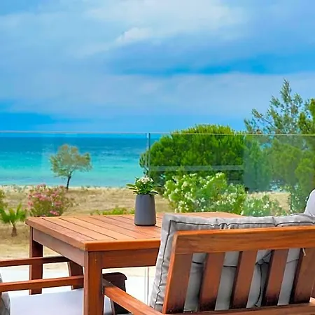فندق Sentimento Sea Breeze لايميناس